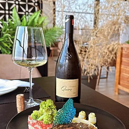 Toer & 5* Sarandë