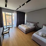 Toer & 5* Sarandë